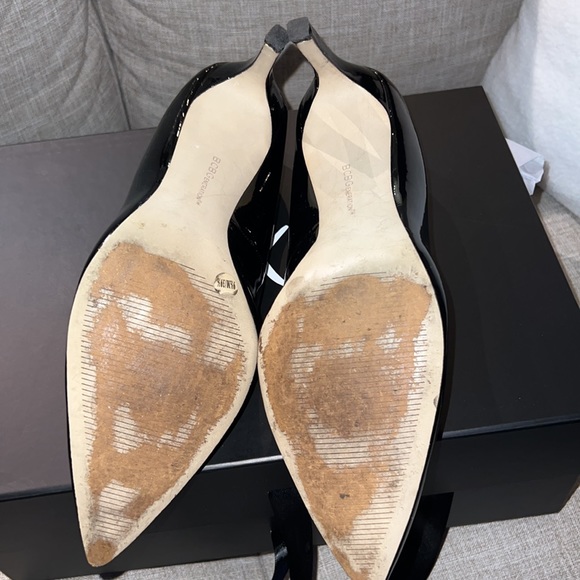 BCBG pointed toe heels - Picture 3 of 4